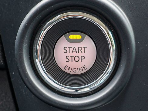 Used 2024 Nissan Titan SV w/ SV Convenience Package RWD image 34