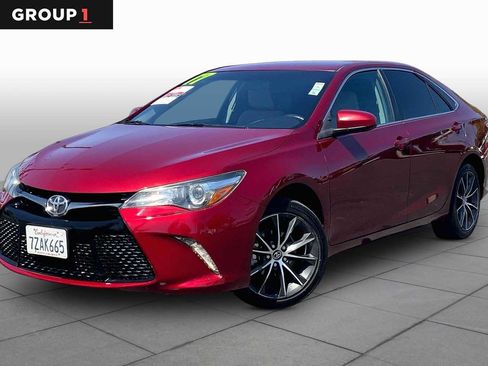 Used 2017 Toyota Camry XSE FWD image 1