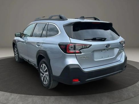 Used 2023 Subaru Outback Premium AWD/4WD image 3