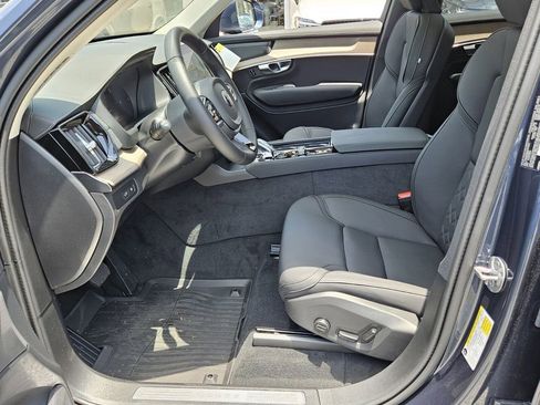 New 2025 Volvo XC90 T8 Plus w/ Protection Package Premier AWD/4WD image 2