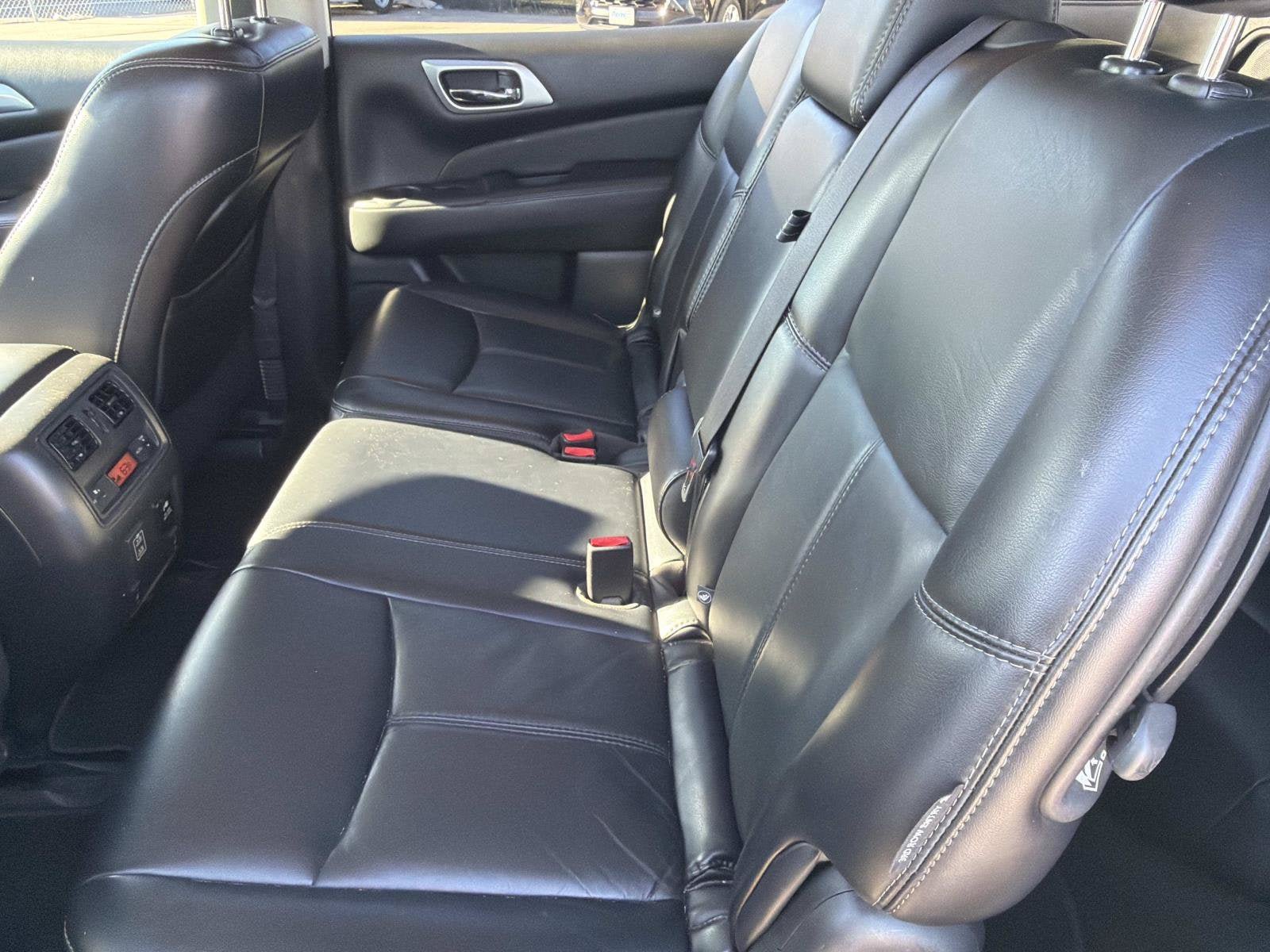 Used 2018 Nissan Pathfinder SL w/ SL Premium Package AWD/4WD image 18
