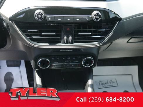 Used 2022 Ford Escape SEL w/ Technology Package AWD/4WD image 32