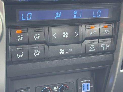 Used 2021 Toyota 4Runner Limited image 25