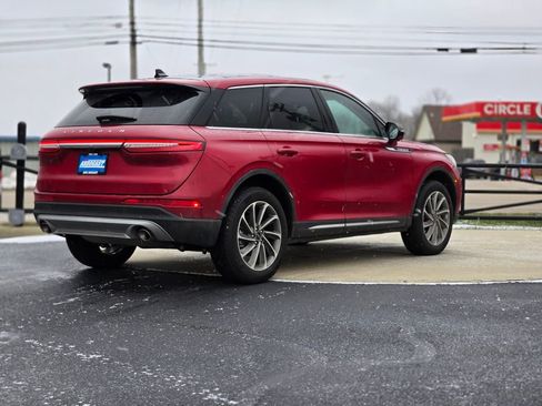 Used 2024 Lincoln Corsair AWD w/ Equipment Group 101A image 7