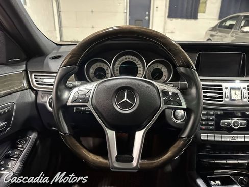 Used 2014 Mercedes-Benz E 550 4MATIC Sedan image 37