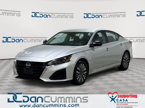 Used 2024 Nissan Altima 2.5 SV FWD image 1
