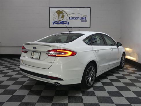 Used 2017 Ford Fusion SE w/ Equipment Group 601A image 10
