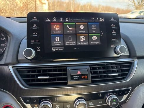 Used 2019 Honda Accord Touring image 6