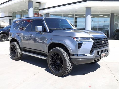 Used 2026 Lexus GX 550 w/ Accessory Package (2T) AWD/4WD image 8