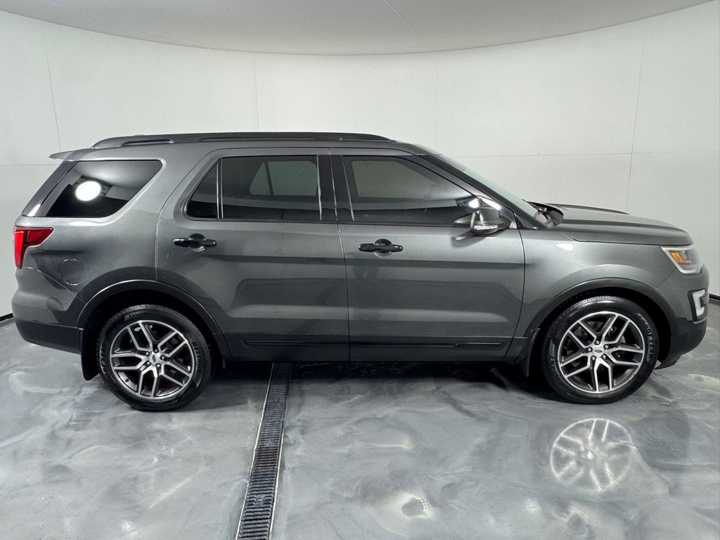 Used 2016 Ford Explorer Sport AWD/4WD image 4