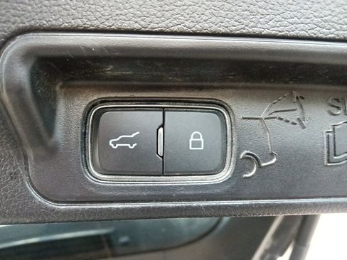 Used 2022 Ford Explorer Limited w/ Equipment Group 301A image 34