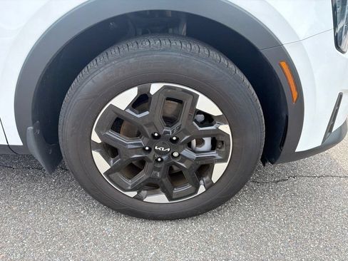 Certified 2025 Kia Sorento S FWD image 25