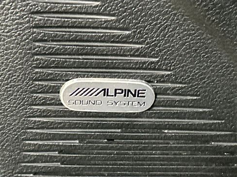 Used 2022 Dodge Challenger R/T w/ Plus Package image 18