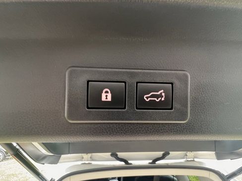 Used 2023 Subaru Ascent Premium w/ Convenience Package image 37