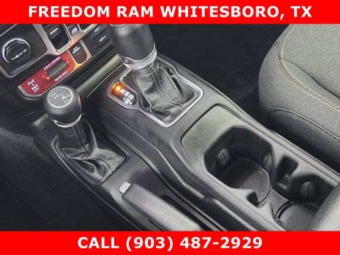 Used 2025 Jeep Wrangler Unlimited Sport AWD/4WD image 14