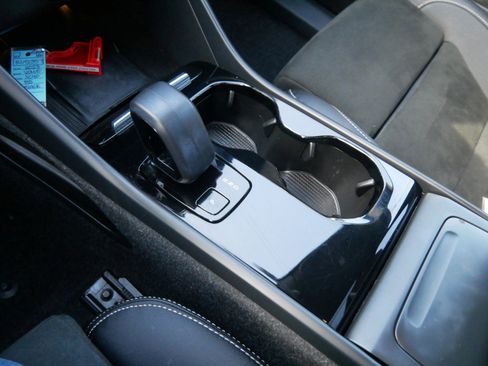 Certified 2023 Volvo XC40 Recharge Ultimate image 18