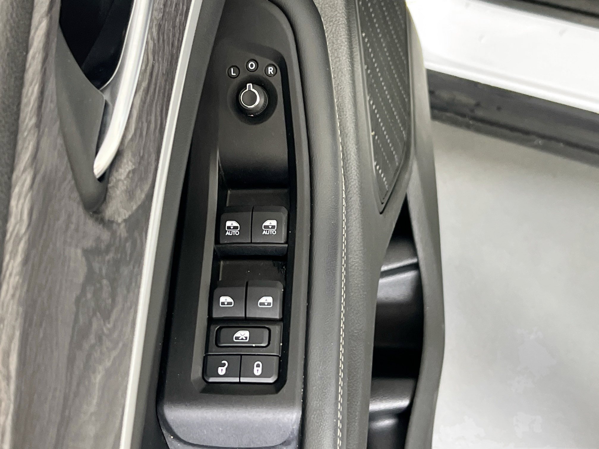 Used 2023 Jeep Grand Cherokee Limited AWD/4WD image 18