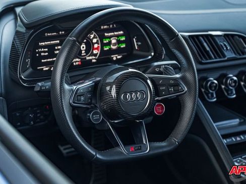 Used 2018 Audi R8 V10 w/ Premium Package image 6