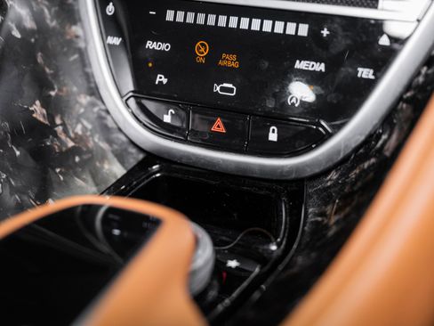 Used 2017 Aston Martin DB11 V12 image 30