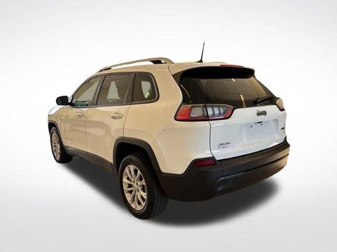 Used 2021 Jeep Cherokee Latitude FWD image 2