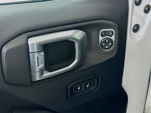 Used 2023 Jeep Gladiator Overland image 20