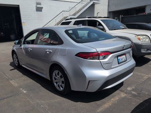 Used 2021 Toyota Corolla LE FWD image 6