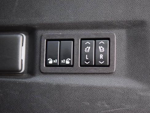 Used 2023 Chevrolet Tahoe High Country w/ LPO, Illumination Package AWD/4WD image 23