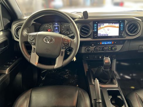 Used 2019 Toyota Tacoma TRD Pro AWD/4WD image 23