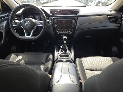 Used 2018 Nissan Rogue SV FWD image 15