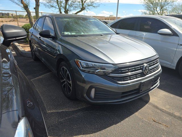Used 2022 Volkswagen Jetta Sport FWD image 2