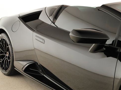 Used 2022 Lamborghini Huracan EVO image 30