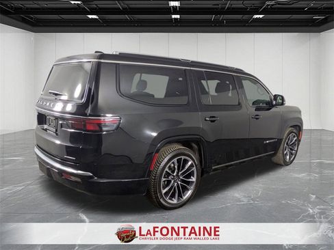 Used 2024 Jeep Wagoneer Series III w/ Premium Group I image 5