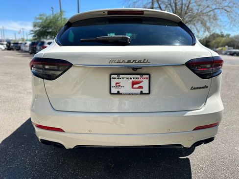 Used 2022 Maserati Levante GT AWD/4WD image 9