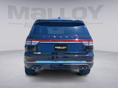 Used 2023 Lincoln Aviator AWD w/ Premium Package image 4