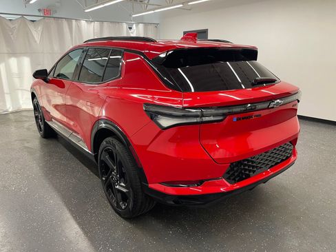 Used 2024 Chevrolet Equinox EV RS image 3