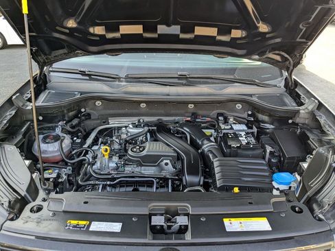 Used 2025 Volkswagen Taos SE image 26