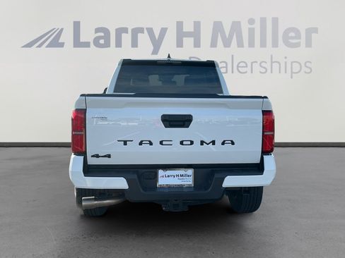 Certified 2025 Toyota Tacoma SR5 image 4