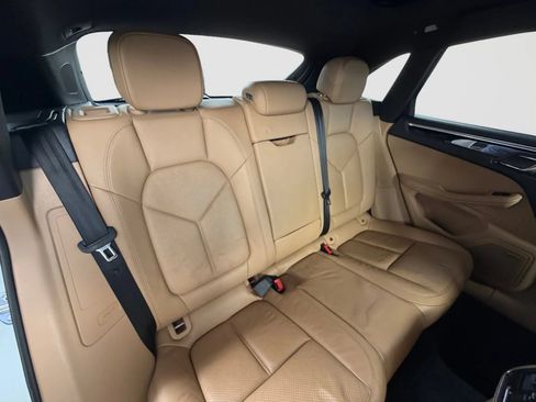 Used 2017 Porsche Macan AWD/4WD image 18