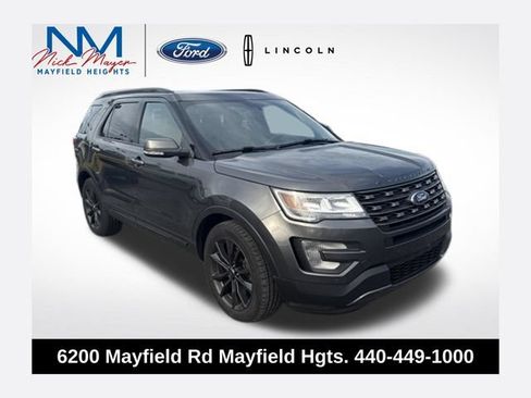 Used 2017 Ford Explorer XLT w/ Equipment Group 202A AWD/4WD image 1