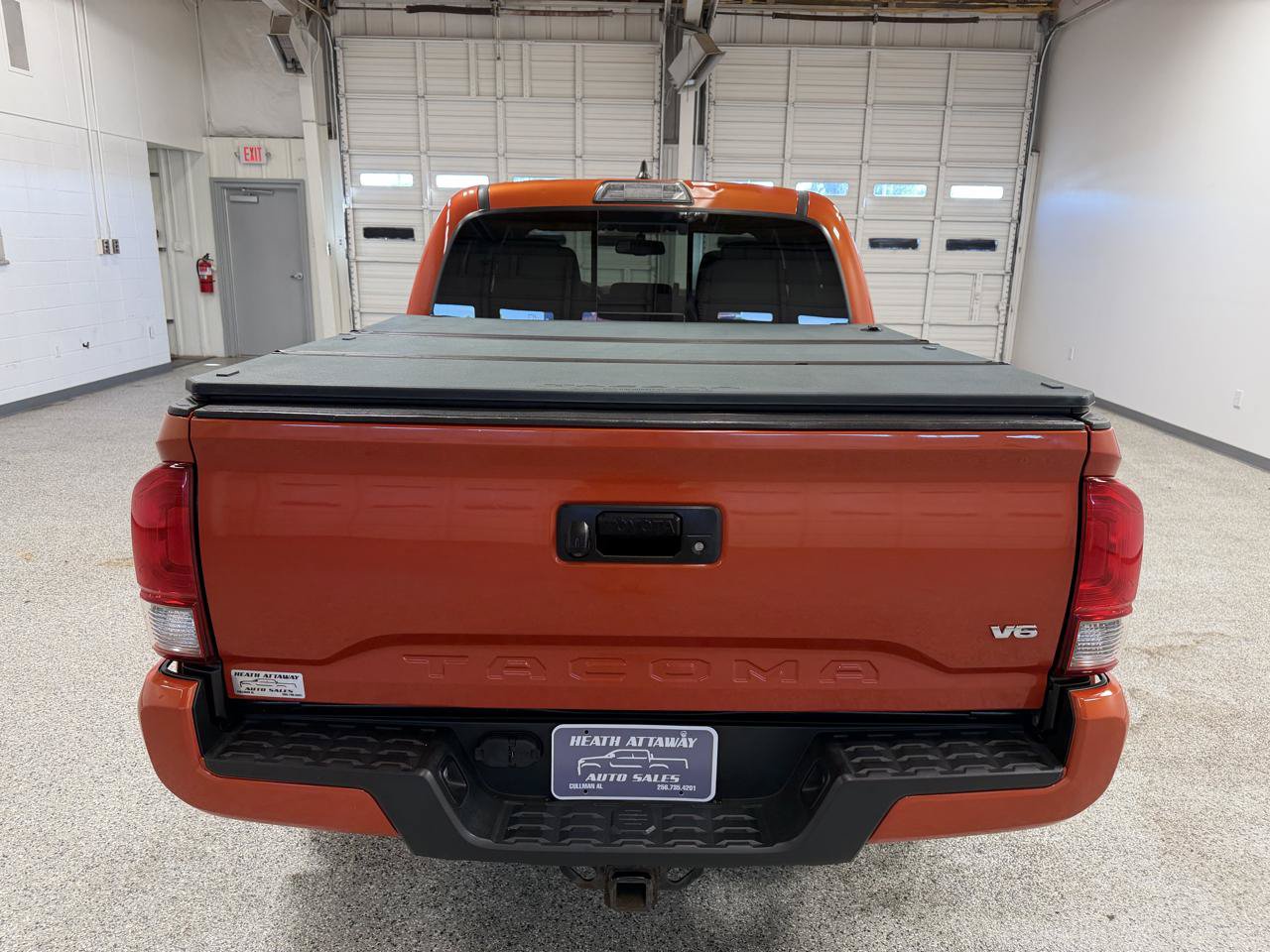 Used 2017 Toyota Tacoma TRD Sport w/ Tow Package (A/T) AWD/4WD image 6