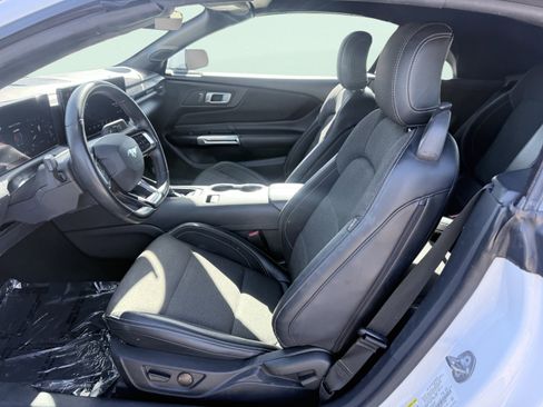 Used 2024 Ford Mustang Convertible image 26