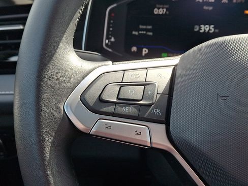 Certified 2025 Volkswagen Jetta SEL image 23