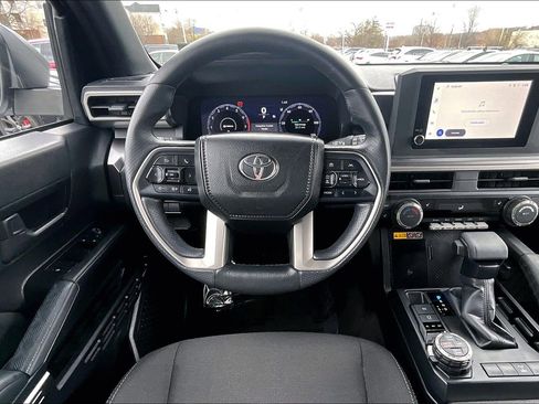 Used 2025 Toyota 4Runner TRD Off-Road image 5