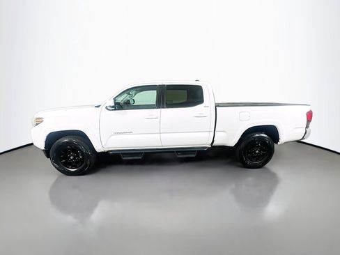 Used 2019 Toyota Tacoma SR5 AWD/4WD image 8