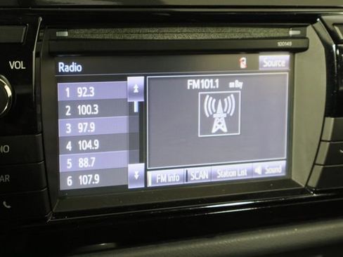 Used 2015 Toyota Corolla S image 28