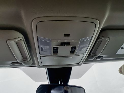 Used 2018 Toyota RAV4 XLE FWD image 20