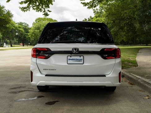 Used 2025 Honda Odyssey EX-L image 8