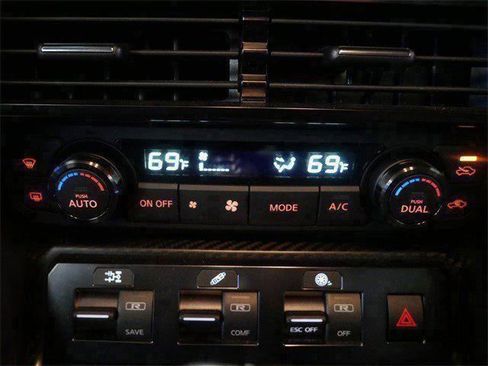 Used 2023 Nissan GT-R Premium w/ Premium Interior Package image 12