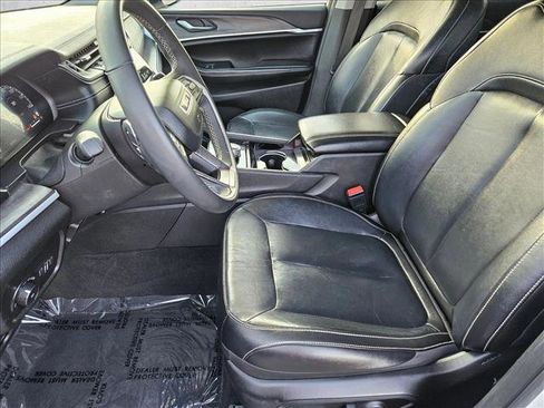 Used 2023 Jeep Grand Cherokee Limited image 15