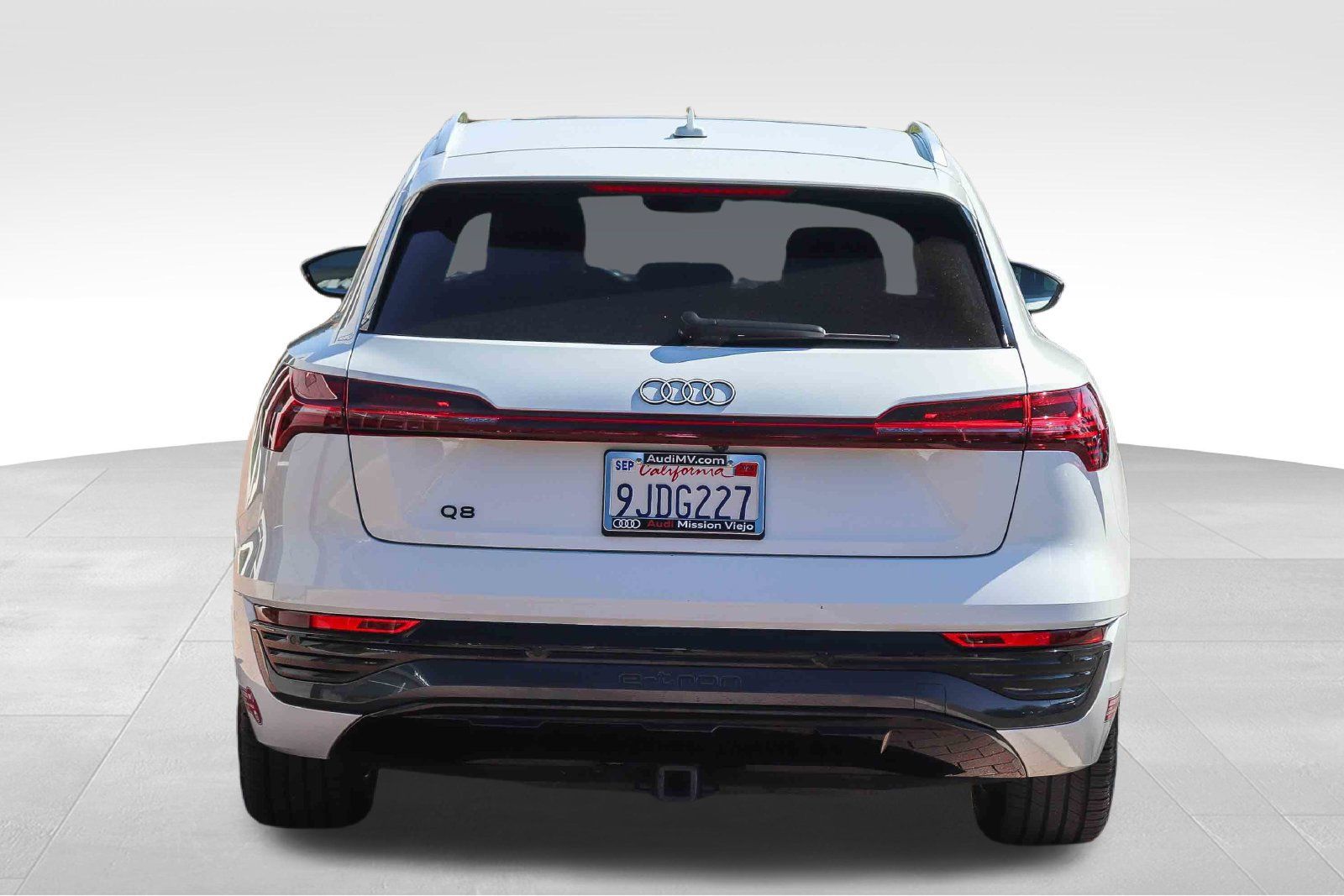 Used 2024 Audi Q8 e-tron Premium Plus w/ Premium Plus Package AWD/4WD image 7